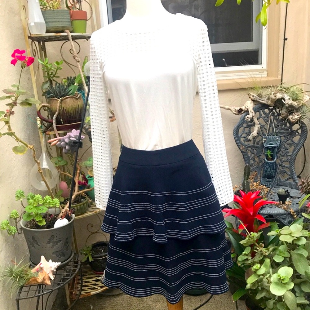 BANANA REPUBLIC Skirt, Navy with White Stripes, Size 8, EUC (CL04)